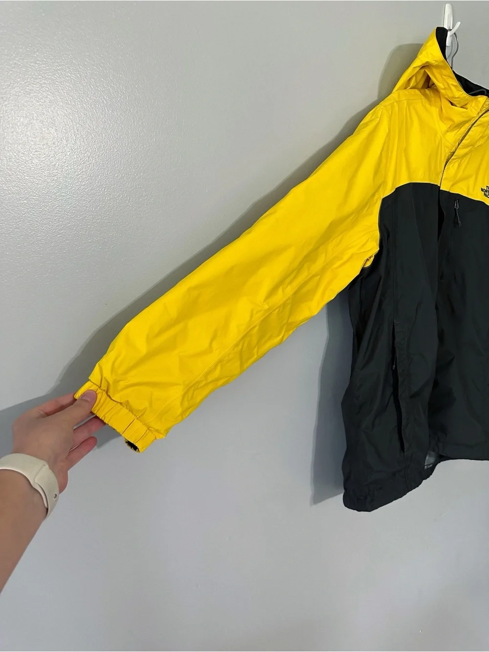 The North Face DryVent Rain Jacket Men's Size X-Large Yellow Black Color Block